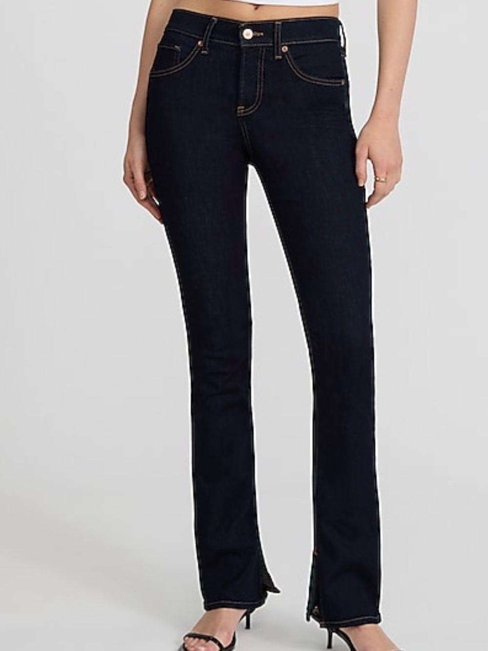 Women’s Denim Skyscraper Mid-Rise Jeans, size 14, never worn, Express brand.